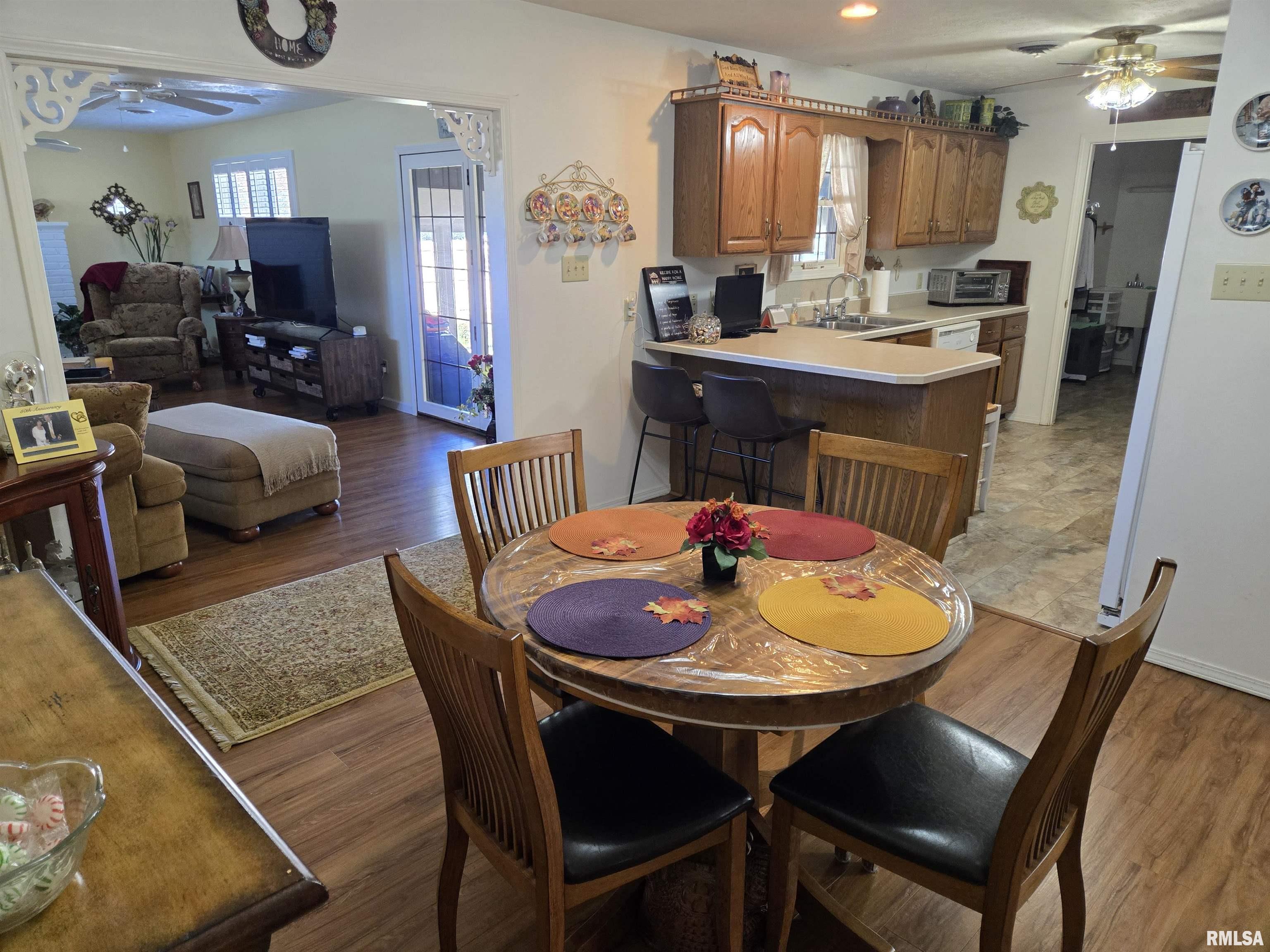 1708 Remington Road Marion, IL 62959 - Photo 4 of 25