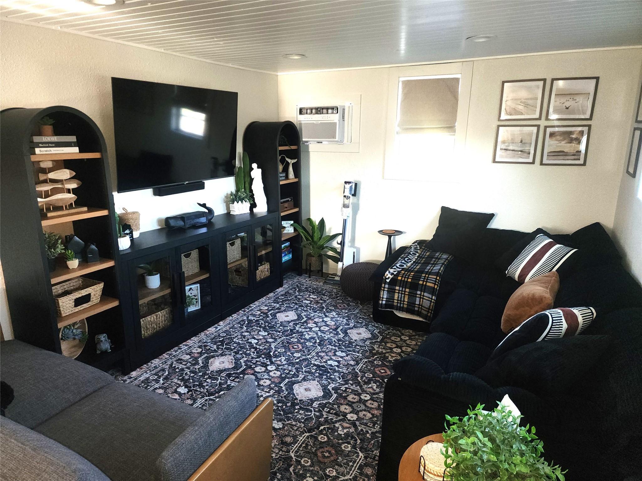 1061 North Sage Road Port Bolivar, TX 77650 - Photo 10 of 21 a living room with furniture