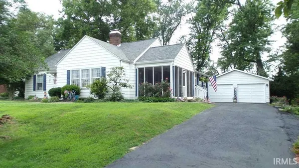 $339,900 | 1703 McDowell Road, Vincennes, IN 47591