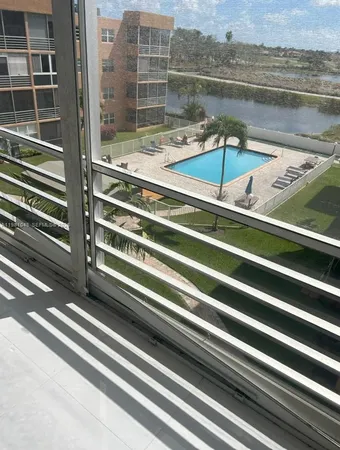 $1,750 | 3048 Sunrise Lakes Drive East, Unit 411, Sunrise, FL 33322