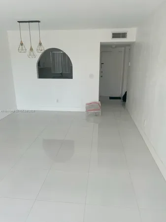 $1,750 | 3048 Sunrise Lakes Drive East, Unit 411, Sunrise, FL 33322