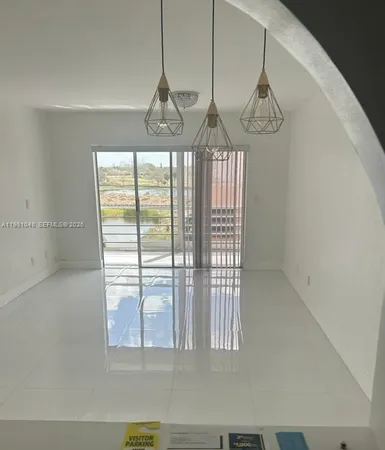 $1,750 | 3048 Sunrise Lakes Drive East, Unit 411, Sunrise, FL 33322