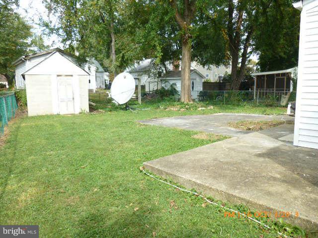 6928 Oak Ridge Road Falls Church, VA 22042 - Photo 15 of 19 BACK YARD
