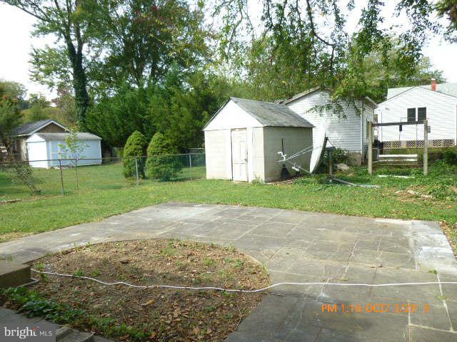 6928 Oak Ridge Road Falls Church, VA 22042 - Photo 16 of 19 PATIO