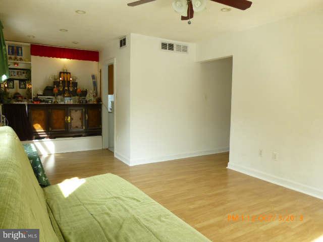 6928 Oak Ridge Road Falls Church, VA 22042 - Photo 4 of 19 Living Room