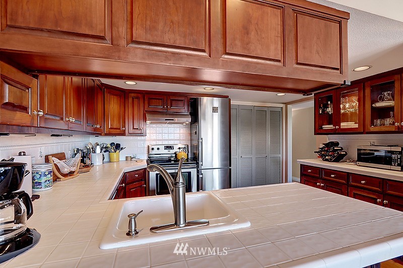 655 Main Street, Unit 101 Edmonds, WA 98020 - Photo 4 of 18