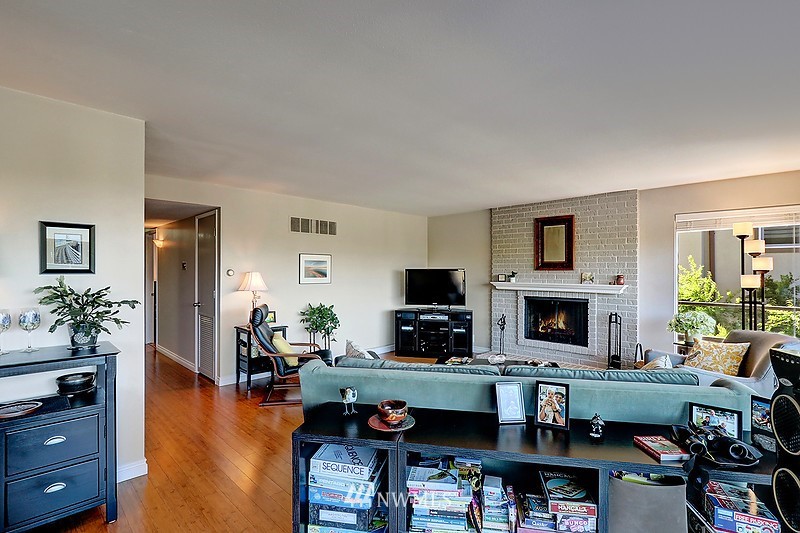 655 Main Street, Unit 101 Edmonds, WA 98020 - Photo 7 of 18