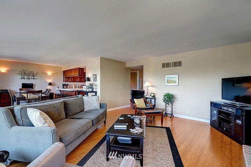 655 Main Street, Unit 101 Edmonds, WA 98020 - Photo 8 of 18