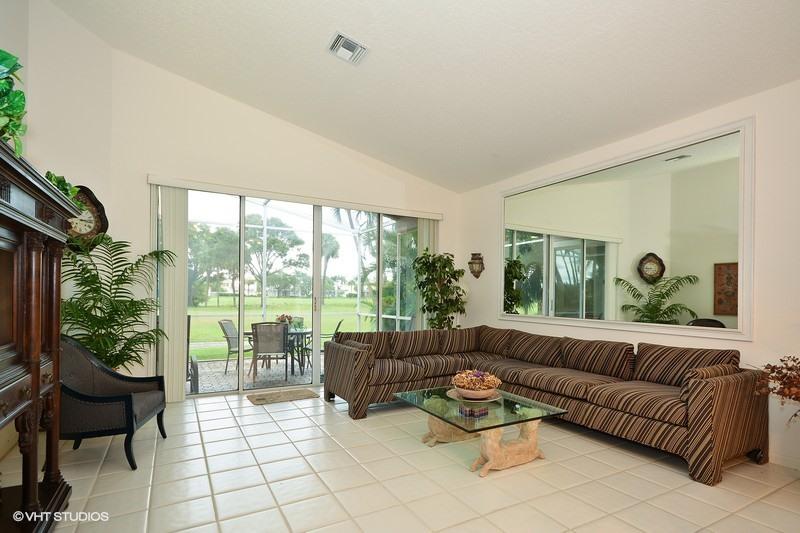 17322 Antigua Point Way Boca Raton, FL 33487 - Photo 3 of 10 Living room
