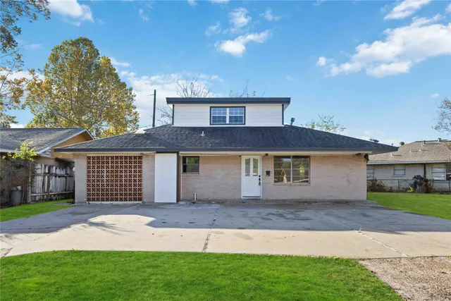 $232,500 | 3304 Bluefield Drive, Pasadena, TX 77503