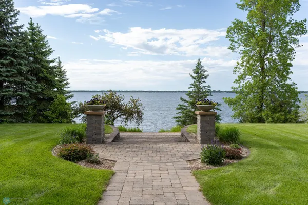$14,000,000 | 45329 Red Pine Loop, Perham, MN 56573