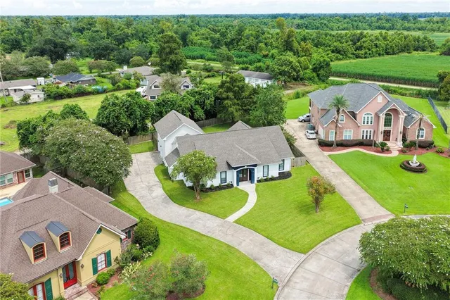 $474,999 | 132 Jennifer Lane, Laplace, LA 70068