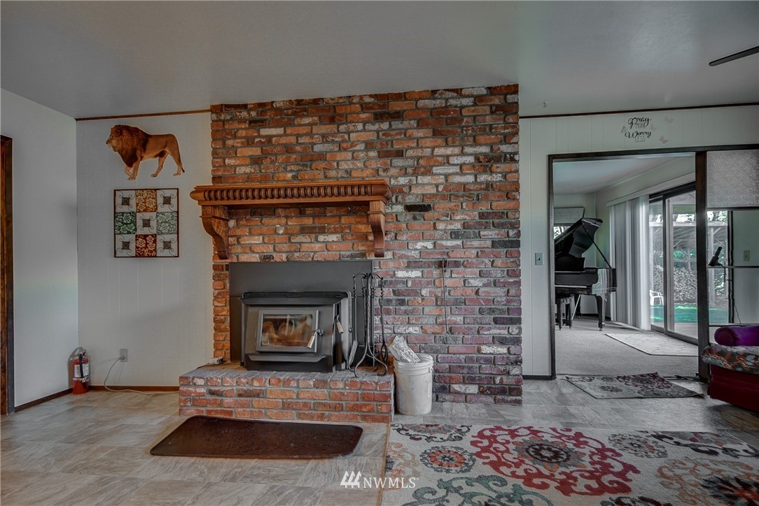 787 Silver Lake Road Oak Harbor, WA 98277 - Photo 5 of 25 Gallery Image 5