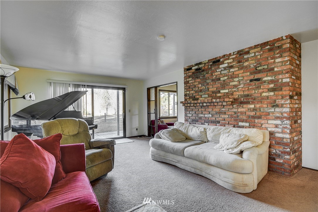 787 Silver Lake Road Oak Harbor, WA 98277 - Photo 8 of 25 Gallery Image 8