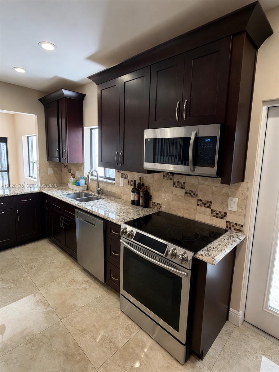 21719 Cromwell Circle Boca Raton, FL 33486 - Photo 16 of 85