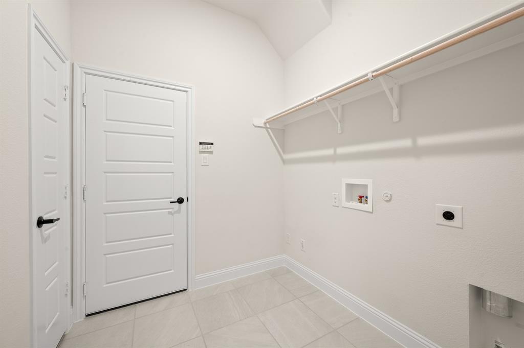 104 Calf Lane Midlothian, TX 76065 - Photo 23 of 29 a view of an empty room