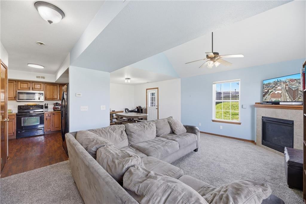 16820 Sheehan Road Basehor, KS 66007 - Photo 3 of 26