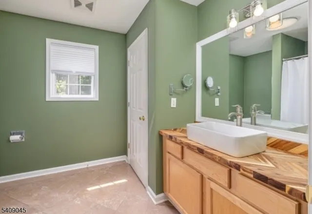 $550,000 | 18 Harborside Drive, Vernon, NJ 07461