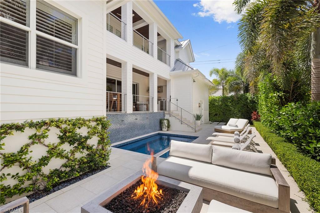 950 8th Street South Naples, FL 34102 - Photo 8 of 21 a outdoor space with patio