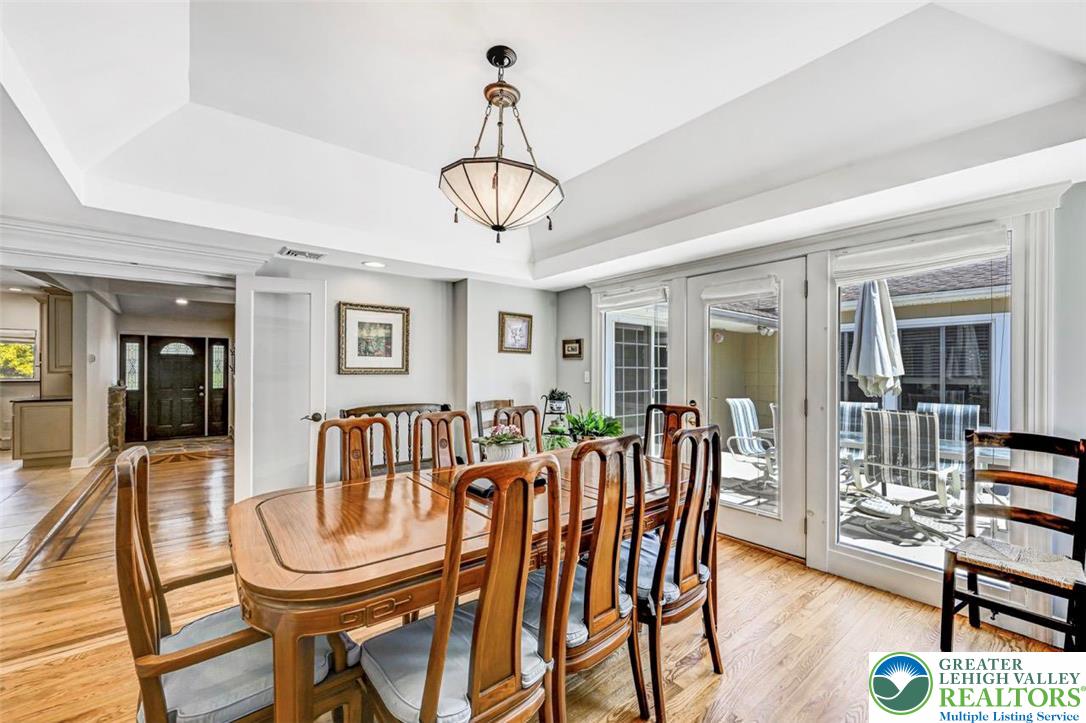 1284 Burger Hollow Road Effort, PA 18330 - Photo 35 of 100 Tray Ceilings & Elegant Lighting