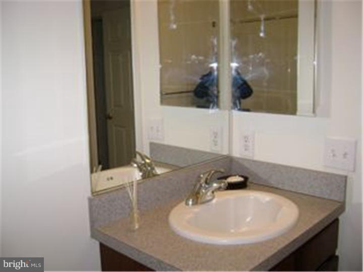 409 Georgetown Road Carneys Point, NJ 08069 - Photo 11 of 20 Bathroom