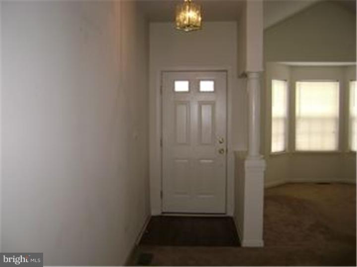 409 Georgetown Road Carneys Point, NJ 08069 - Photo 4 of 20 Foyer