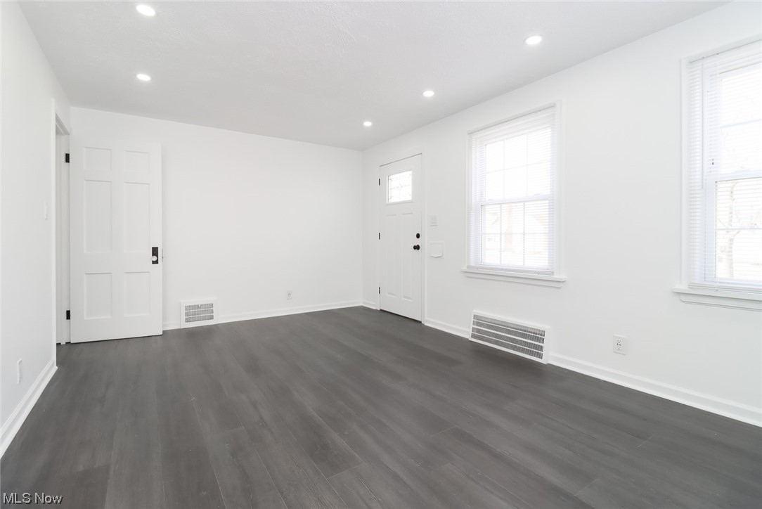 3713 Pennington Road Cleveland, OH 44120 - Photo 6 of 35 Gallery Image 6