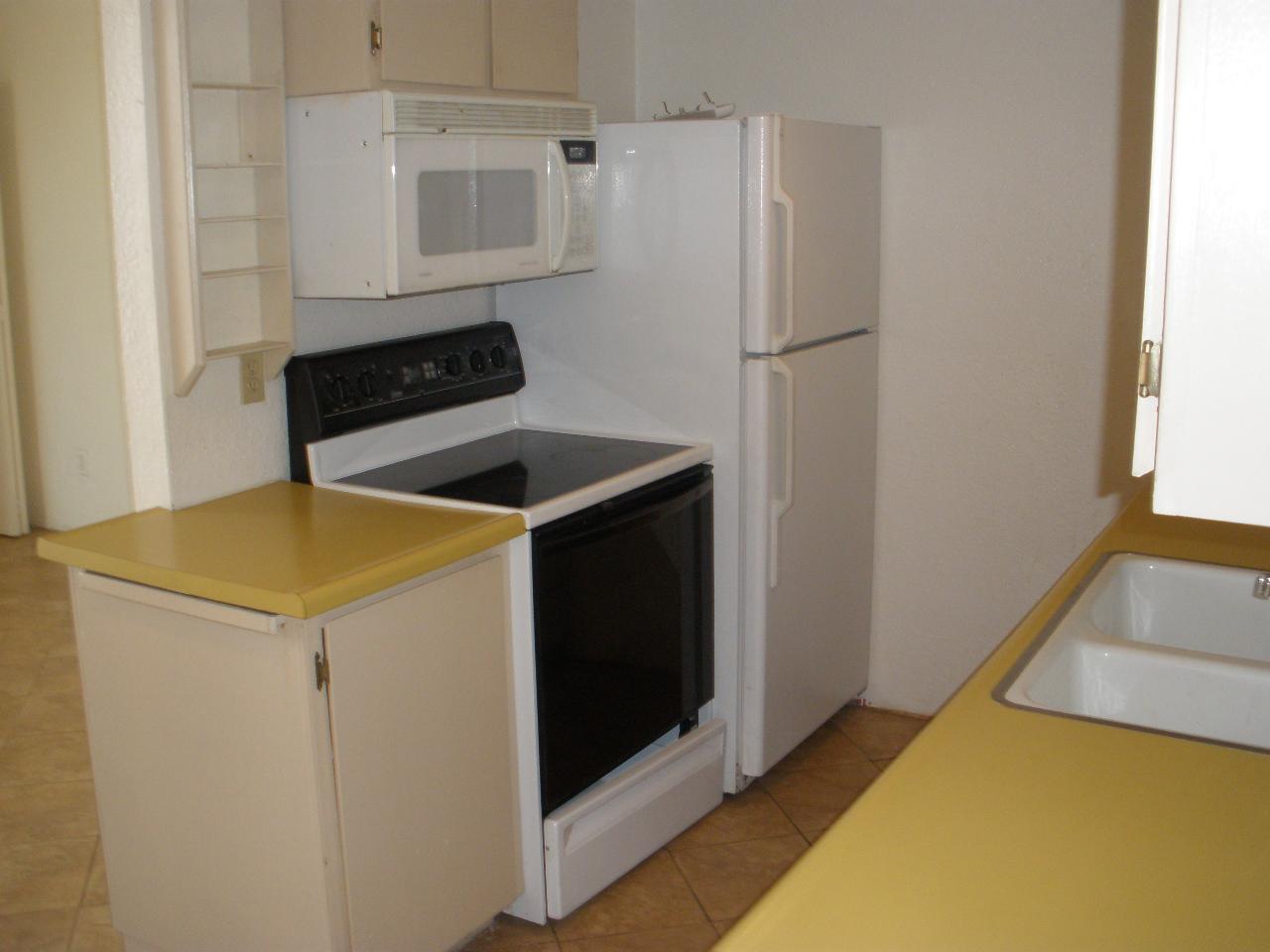 930 South Dobson Road, Unit 4 Mesa, AZ 85202 - Photo 7 of 12 Kitchen