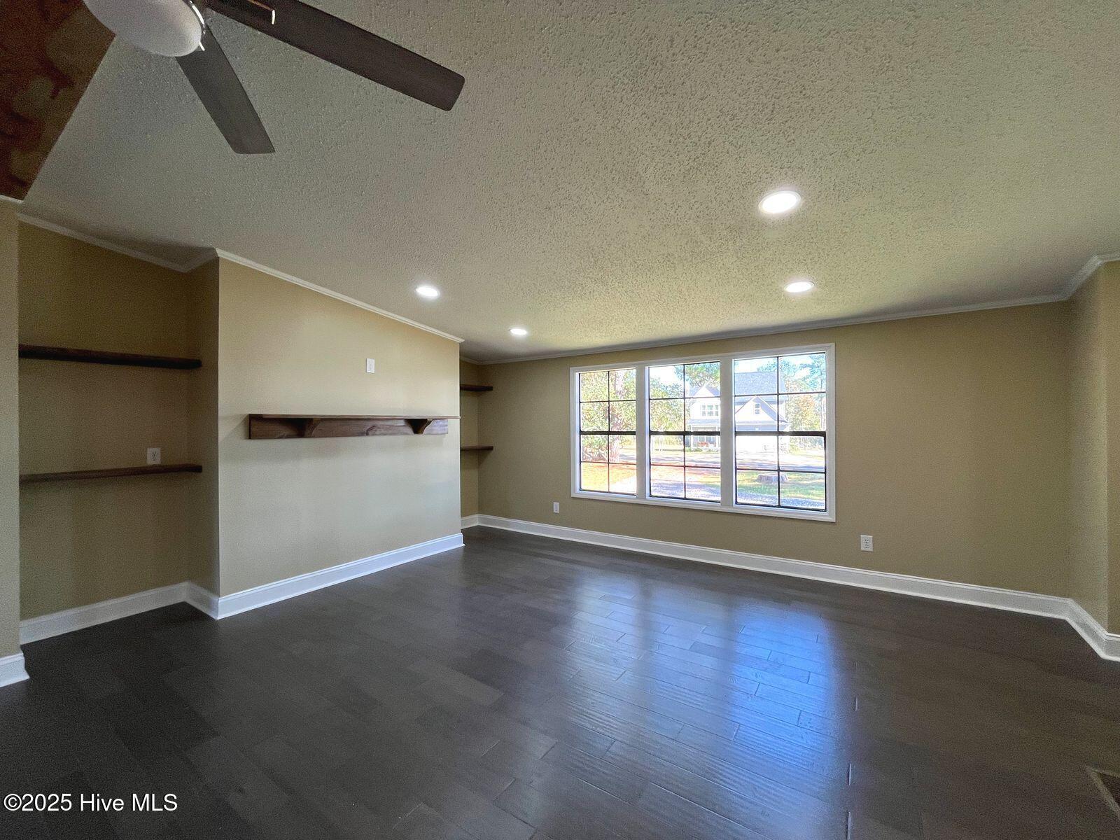 188 Shady Grove Road Carthage, NC 28327 - Photo 6 of 34 188 living 5