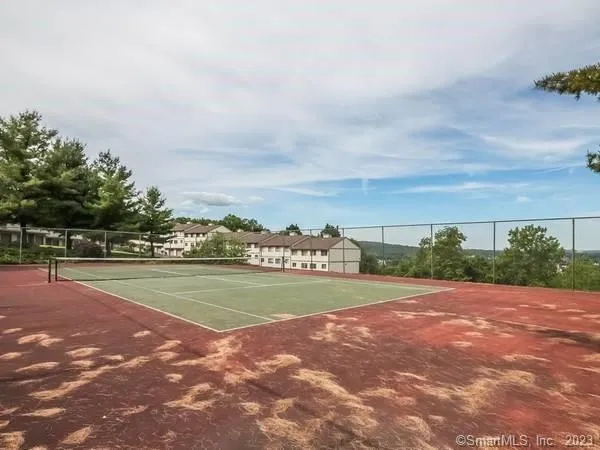 $2,450 | 27 Crows Nest Lane, Unit 6D, Danbury, CT 06801