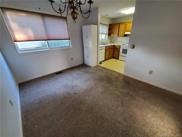 $2,450 | 27 Crows Nest Lane, Unit 6D, Danbury, CT 06801