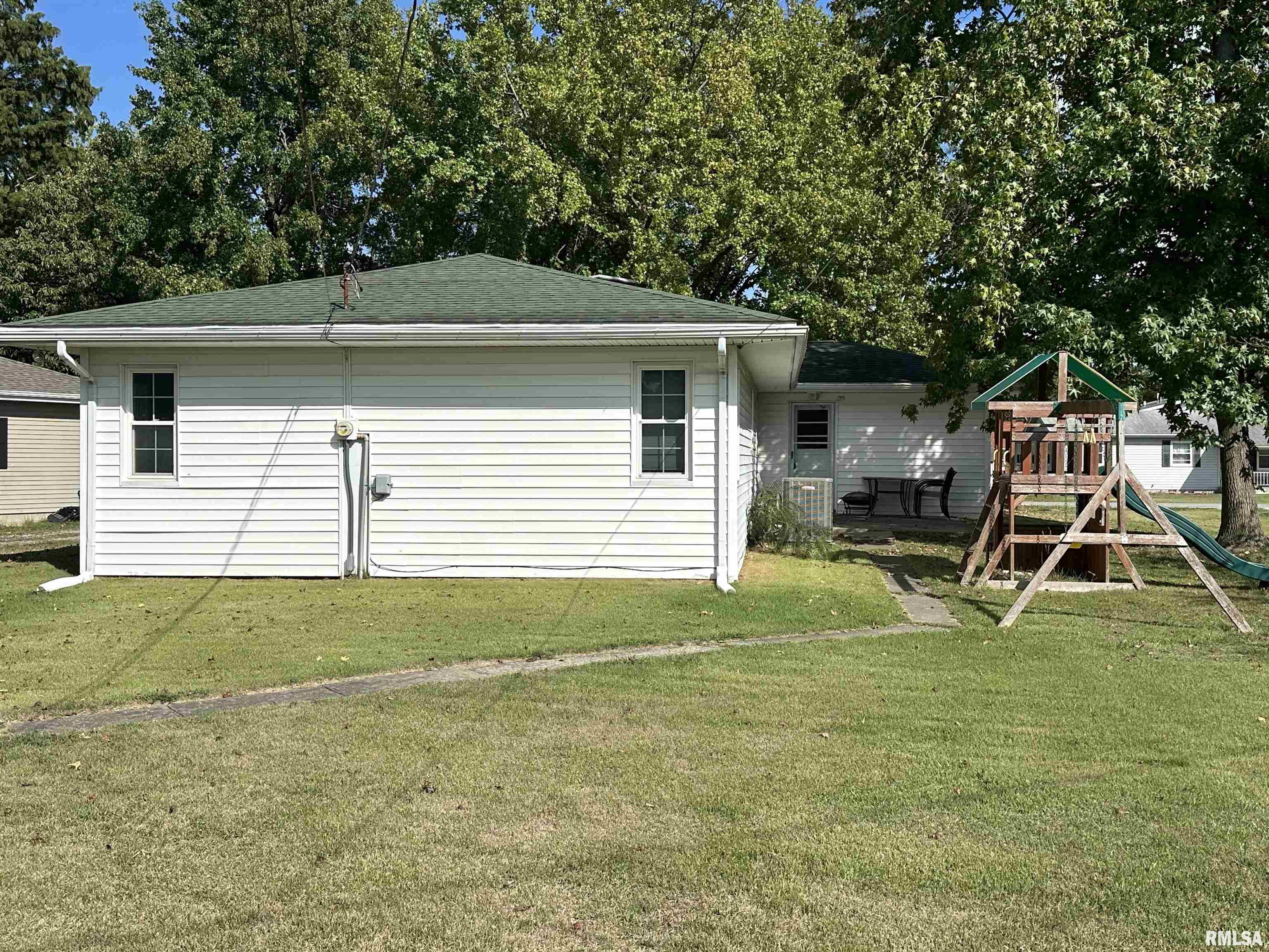 813 Ritter Street Pinckneyville, IL 62274 - Photo 5 of 19 Gallery Image 5