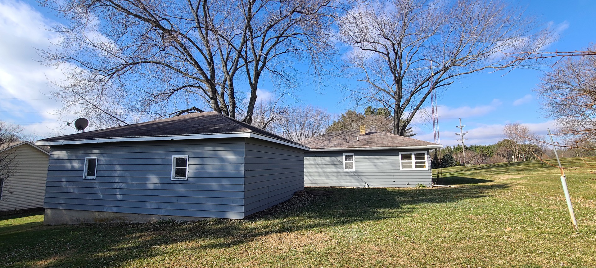 2225 Daysville Road Oregon, IL 61061 - Photo 26 of 28 a front view of a house with garden