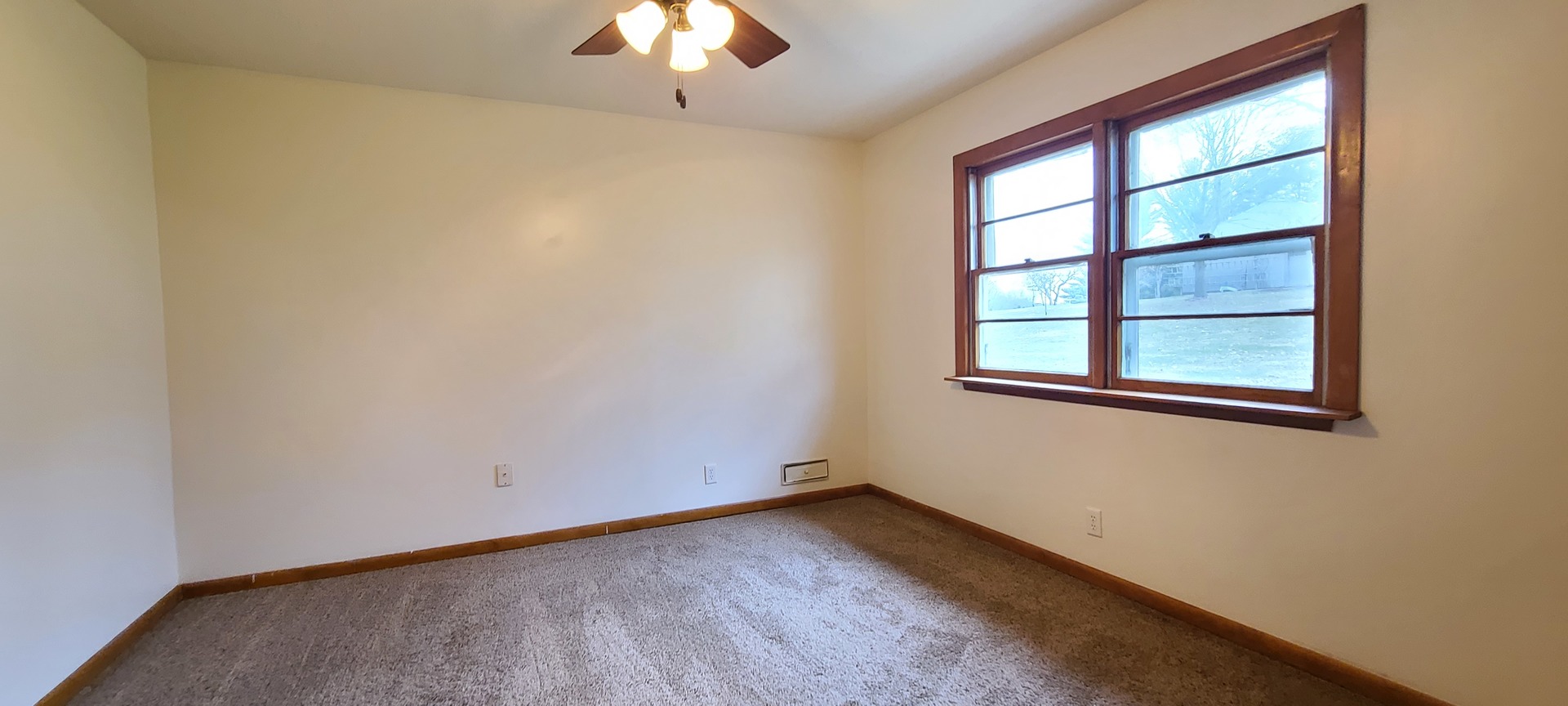 2225 Daysville Road Oregon, IL 61061 - Photo 10 of 28 an empty room with a window