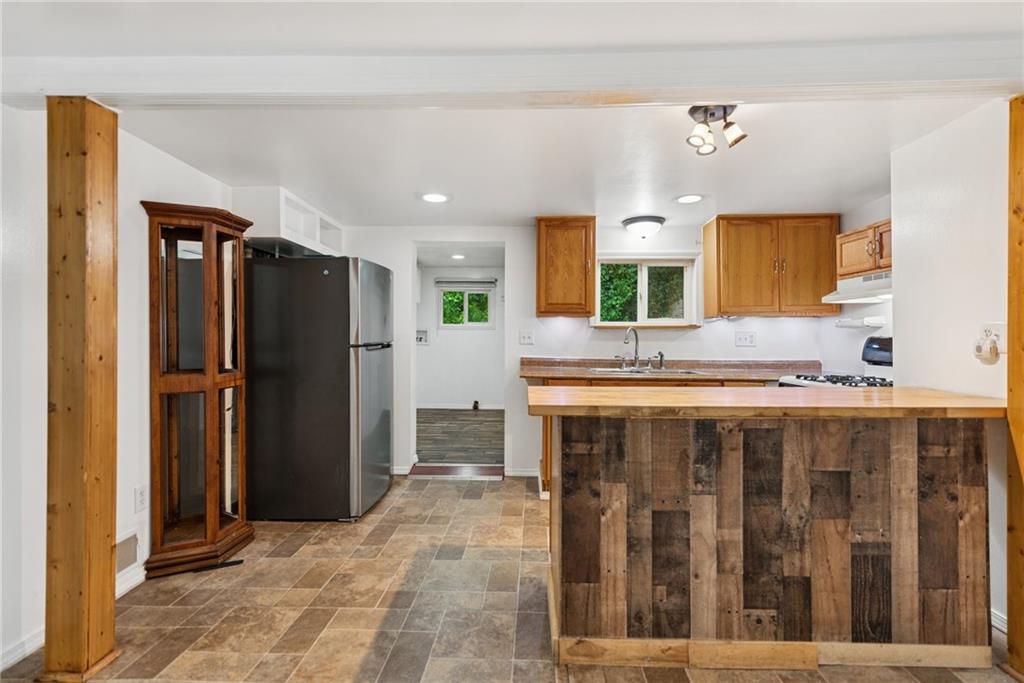419 Lime Hollow Road Verona, PA 15147 - Photo 3 of 23 Gallery Image 3