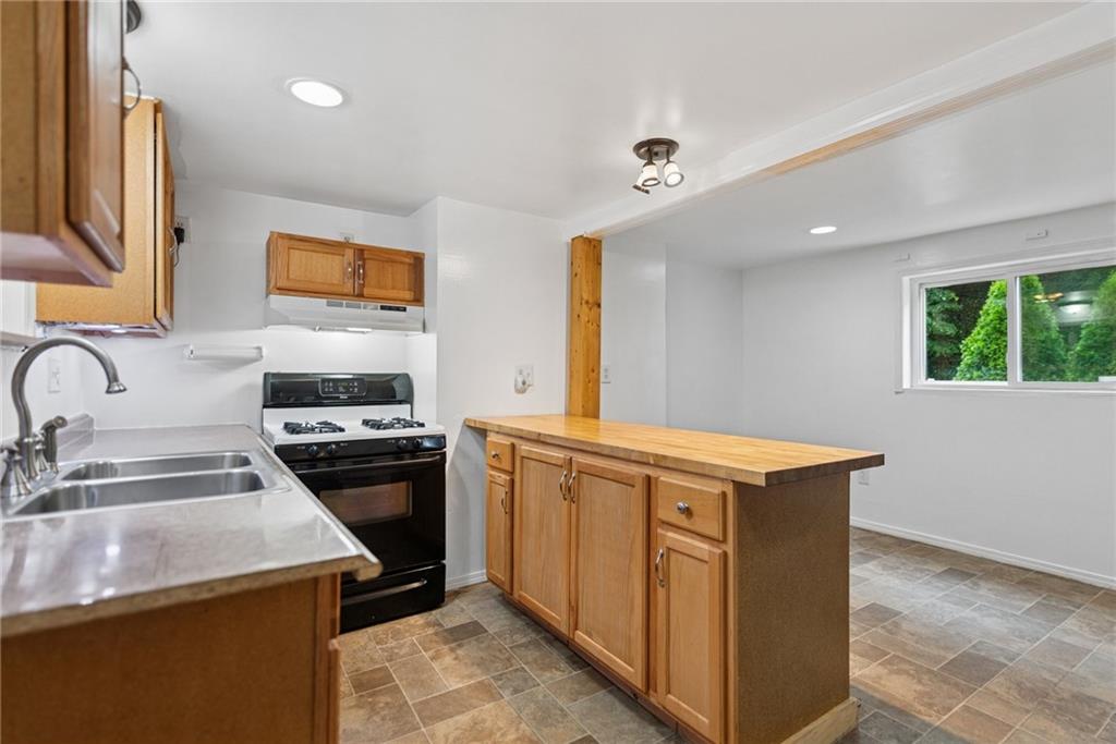 419 Lime Hollow Road Verona, PA 15147 - Photo 5 of 23 Gallery Image 5