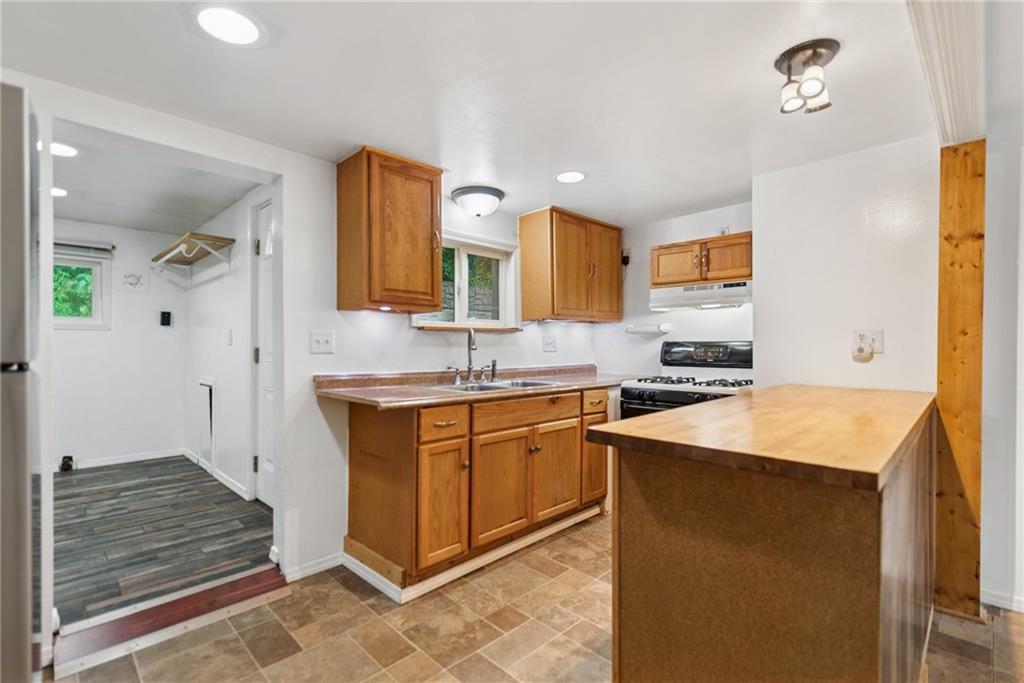 419 Lime Hollow Road Verona, PA 15147 - Photo 6 of 23 Gallery Image 6