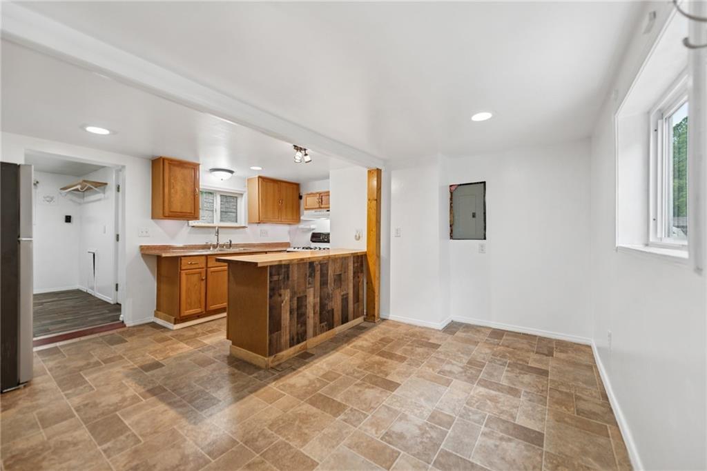 419 Lime Hollow Road Verona, PA 15147 - Photo 8 of 23 Gallery Image 8