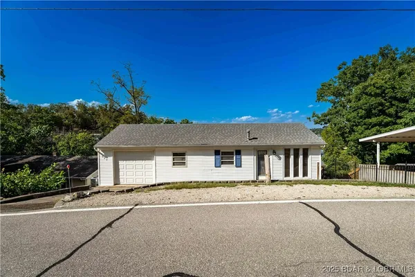 $460,000 | 523 Lucy Road, Lake Ozark, MO 65049