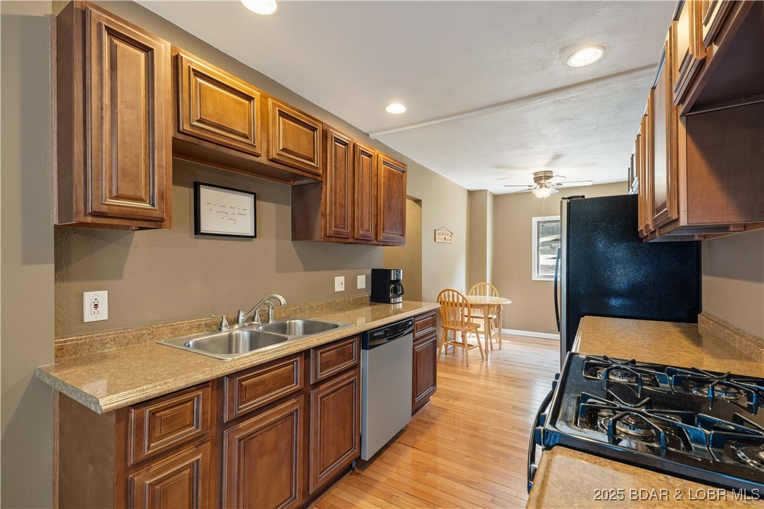 523 Lucy Road Lake Ozark, MO 65049 - Photo 10 of 61