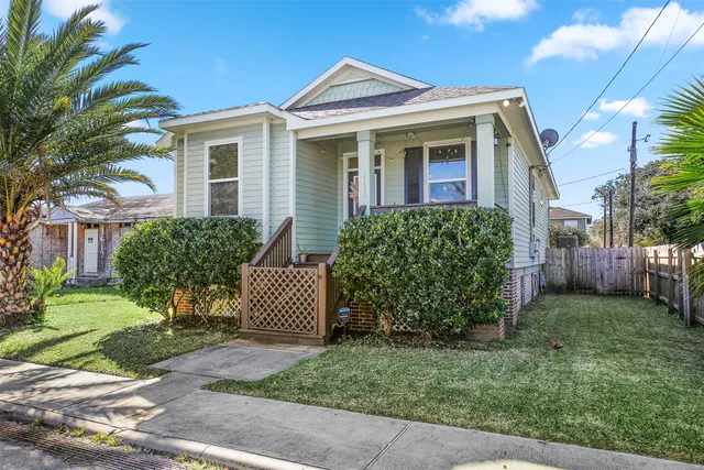 $218,000 | 1413 Kirwin Street, Galveston, TX 77551