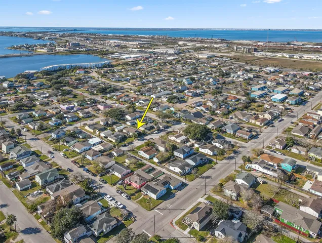 $218,000 | 1413 Kirwin Street, Galveston, TX 77551