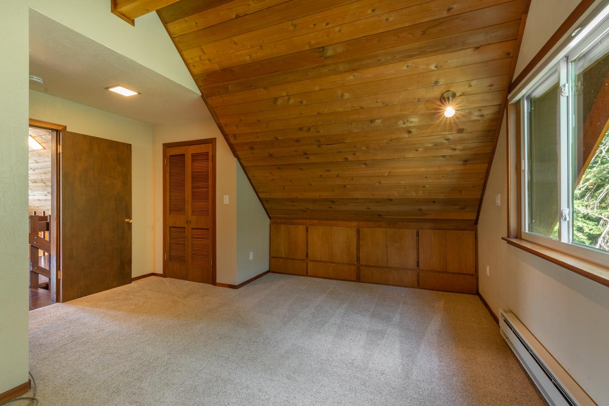 19466 Donner Pass Road Soda Springs, CA 95728 - Photo 14 of 21 master bedroom