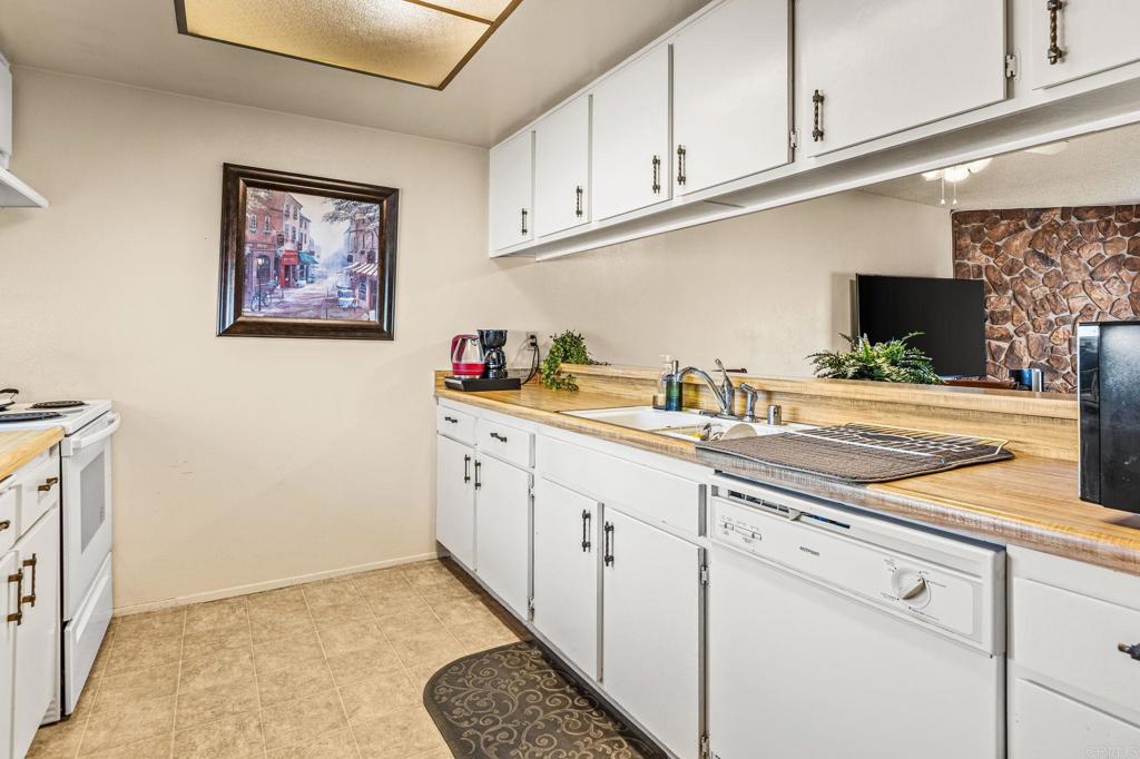 276 South Pierce Street El Cajon, CA 92020 - Photo 5 of 23