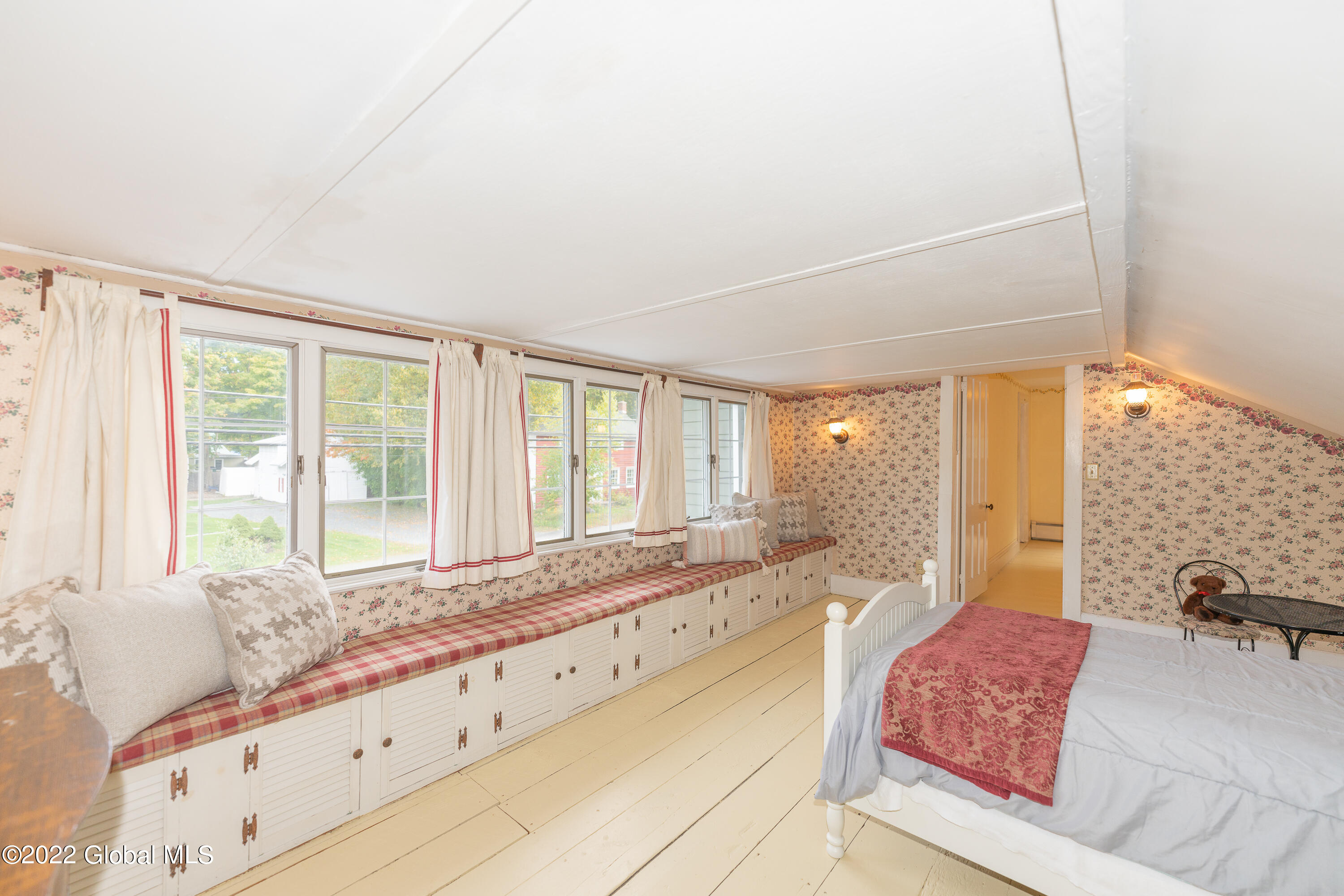 22 Plank Road Poestenkill, NY 12140 - Photo 26 of 36 8 Bed 5