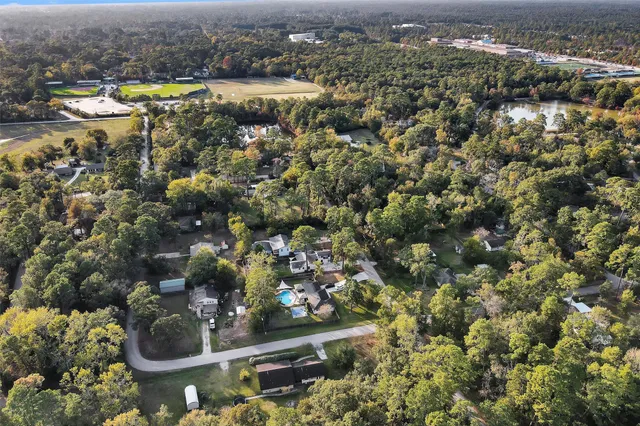 a view of residential houses with outdoor space