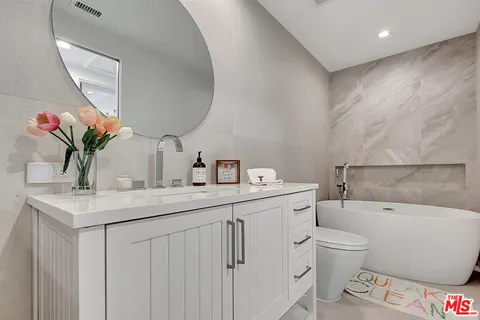 $1,945,000 | 6442 Lunita Road, Unit 126, Malibu, CA 90265