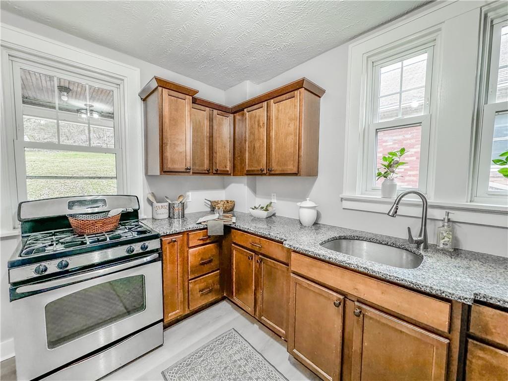 324 East Garden Road Pittsburgh, PA 15227 - Photo 4 of 23 Gallery Image 4