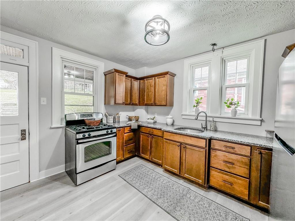 324 East Garden Road Pittsburgh, PA 15227 - Photo 9 of 23 Gallery Image 9