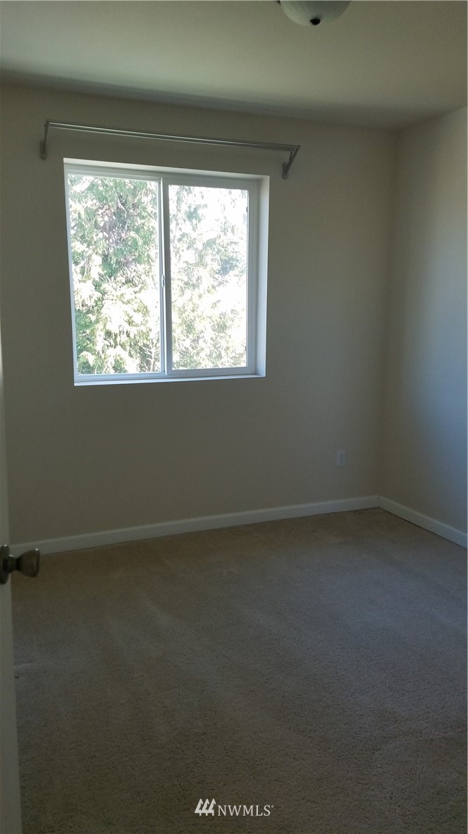 5004 Northeast 2nd Court Renton, WA 98059 - Photo 10 of 14